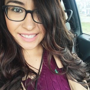 Meet your Posher, Cynthia